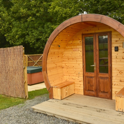 Willow Pod with private hot tub